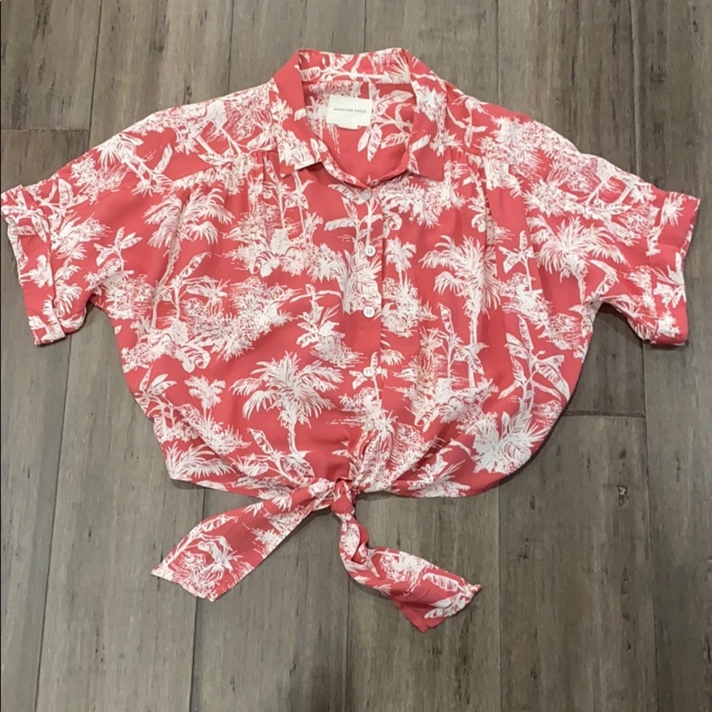 American Eagle Outfitters Coral Pink Tropical Tie-Front Crop Shirt